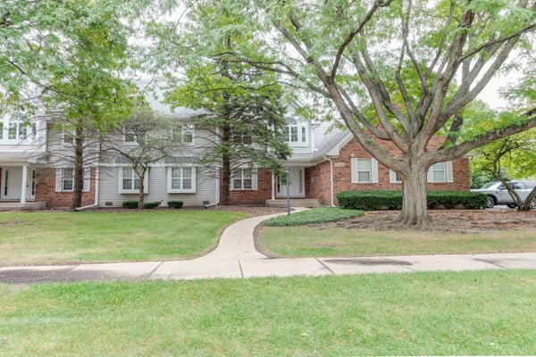 5S525 SCOTS DR # 6G, NAPERVILLE, IL 60563 - Image 9fa9d360db795db4f11bcde3ef6e24bb/2704453164
