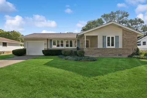 991 Cedar Lane Elk Grove Village IL 60007