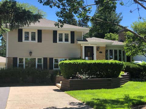 Photo of 647 N Wilke Road, Arlington Heights, IL 60005 (MLS # 12741870)