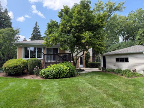 Tiny photo for 647 N Wilke Road, Arlington Heights, IL 60005 (MLS # 12741870)