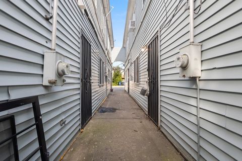 Tiny photo for 2101 S 4th Avenue #B, Maywood, IL 60153 (MLS # 12486507)