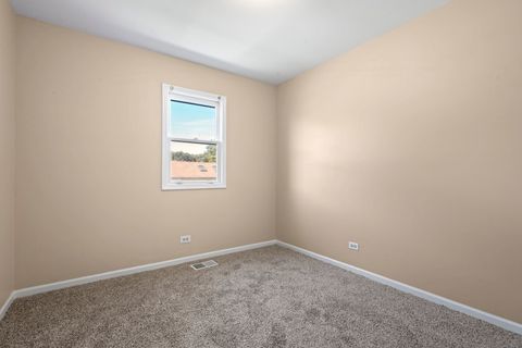 Tiny photo for 2101 S 4th Avenue #B, Maywood, IL 60153 (MLS # 12486507)