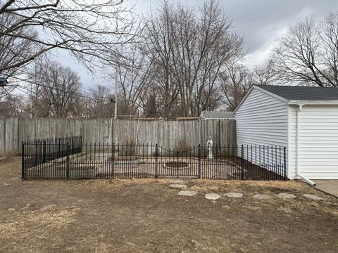 Tiny photo for 219 Magnolia Drive, Bloomington, IL 61701 (MLS # 12582098)