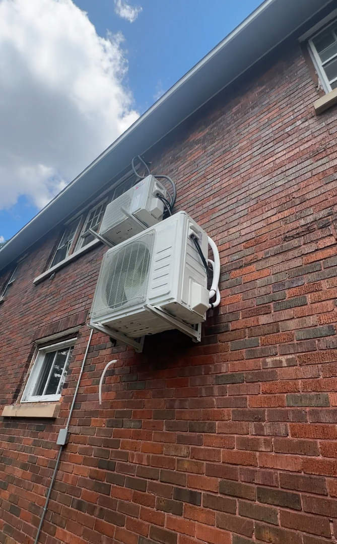 914-916 N Winnebago Street N