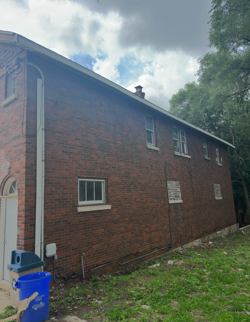 914-916 N Winnebago Street N