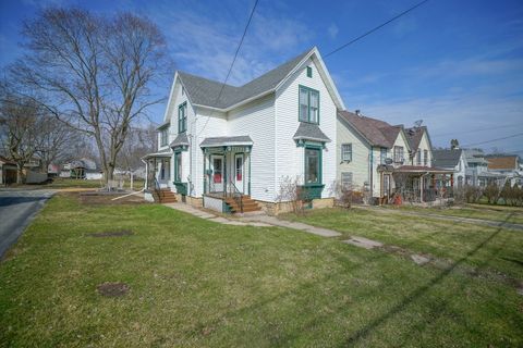 Photo of 815 Pearl Street, Belvidere, IL 61008 (MLS # 12594712)
