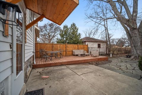 Tiny photo for 611 Vale Street, Bloomington, IL 61701 (MLS # 12569265)