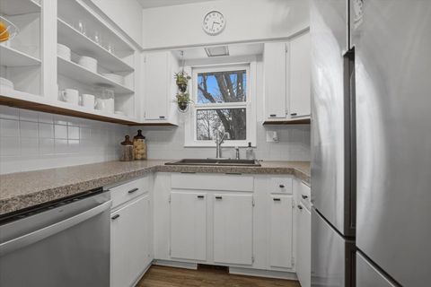 Tiny photo for 611 Vale Street, Bloomington, IL 61701 (MLS # 12569265)