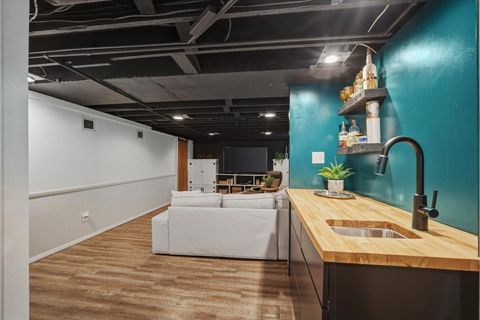 Tiny photo for 611 Vale Street, Bloomington, IL 61701 (MLS # 12569265)