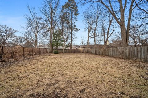 Tiny photo for 611 Vale Street, Bloomington, IL 61701 (MLS # 12569265)