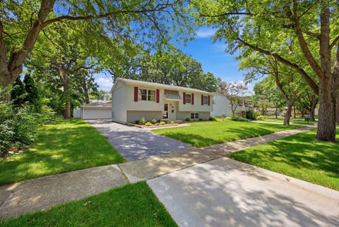 Photo of 2713 Ravinia Lane, Woodridge, IL 60517 (MLS # 12486111)