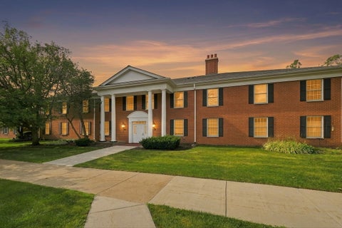 Photo of 540 Devonshire Lane #7, Crystal Lake, IL 60014 (MLS # 12783215)
