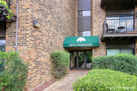 Tiny photo for 8970 N Parkside Avenue #406, Des Plaines, IL 60016 (MLS # 12759089)