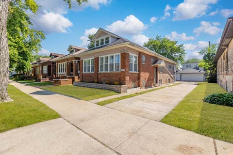 Photo of 8025 S Euclid Avenue, Chicago, IL 60617 (MLS # 12738088)