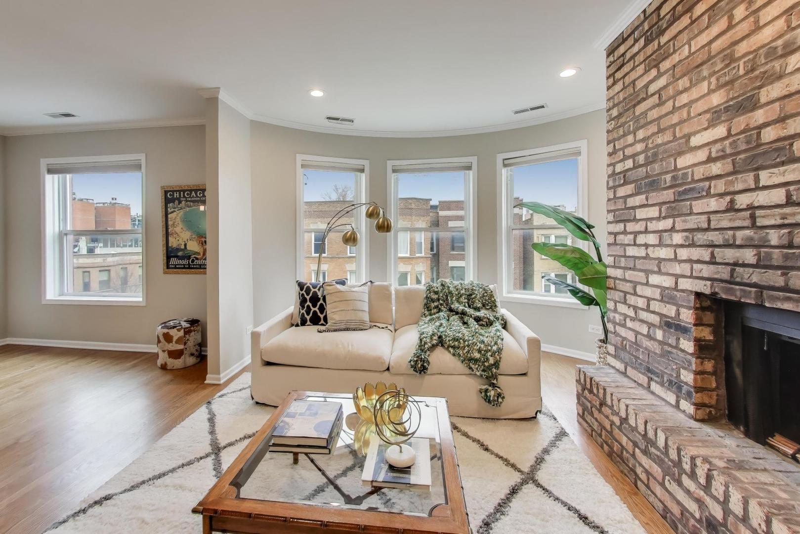 921 W Addison Street 3B