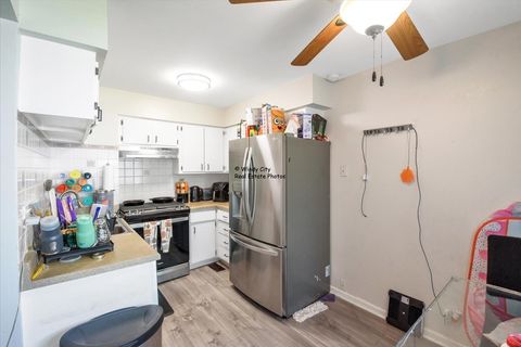 Tiny photo for 854 Cambridge Place #128C, Wheeling, IL 60090 (MLS # 12287172)