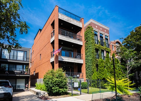 Photo of 920 W WRIGHTWOOD Avenue #2, Chicago, IL 60614 (MLS # 12744259)