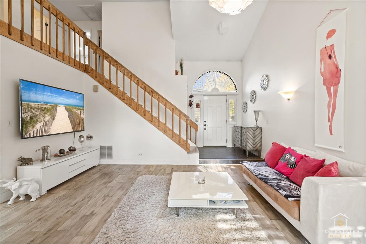 28 Ascot Circle