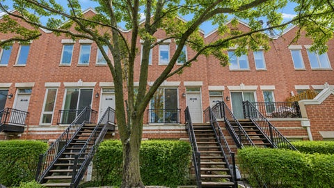 Photo of 1522 W School Street #D, Chicago, IL 60657 (MLS # 12738700)