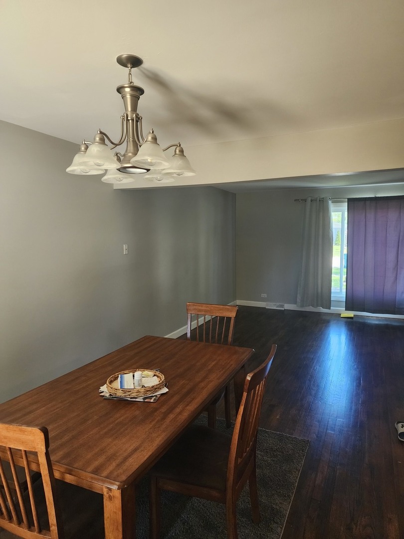 1352 Glen Ellyn Road