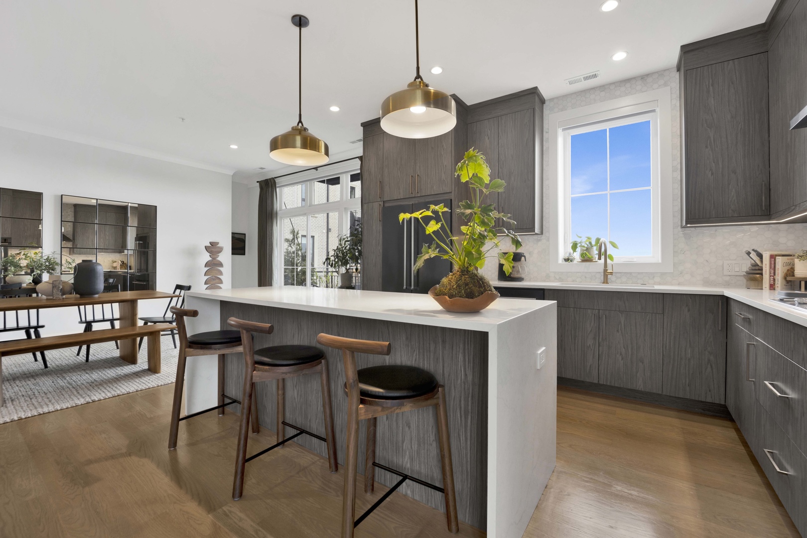 5015 N CLARK Street 304