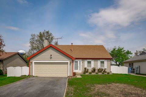 1880 De Forest Lane Hanover Park IL 60133