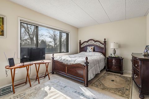 Tiny photo for 9600 S Mason Avenue #4, Oak Lawn, IL 60453 (MLS # 12575120)