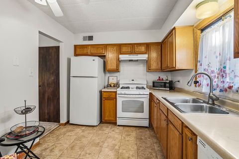 Tiny photo for 9600 S Mason Avenue #4, Oak Lawn, IL 60453 (MLS # 12575120)
