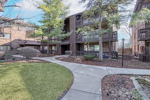 Tiny photo for 9600 S Mason Avenue #4, Oak Lawn, IL 60453 (MLS # 12575120)