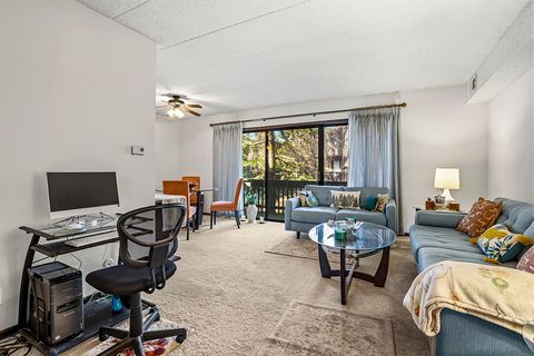 Tiny photo for 9600 S Mason Avenue #4, Oak Lawn, IL 60453 (MLS # 12575120)
