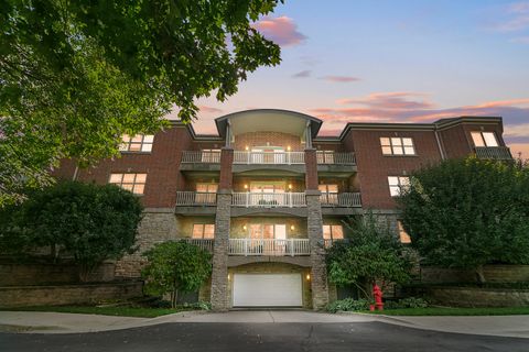 Tiny photo for 950 Augusta Way #204, Highland Park, IL 60035 (MLS # 12473492)