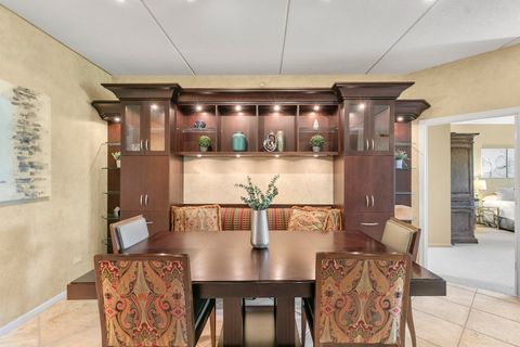 Tiny photo for 950 Augusta Way #204, Highland Park, IL 60035 (MLS # 12473492)