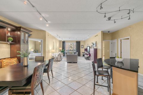 Tiny photo for 950 Augusta Way #204, Highland Park, IL 60035 (MLS # 12473492)