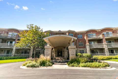 Photo of 950 Augusta Way #204, Highland Park, IL 60035 (MLS # 12473492)