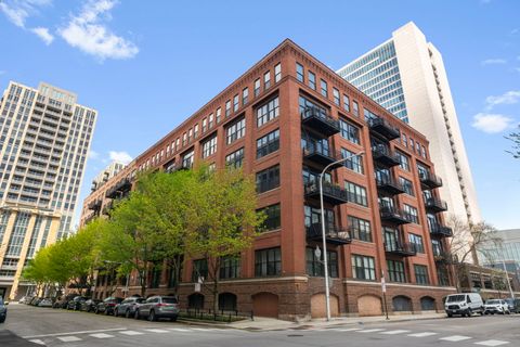 Photo of 520 W Huron Street #705, Chicago, IL 60654 (MLS # 12624085)