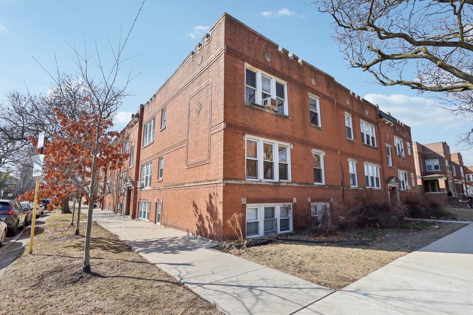 3524 N Lawndale Avenue 1G