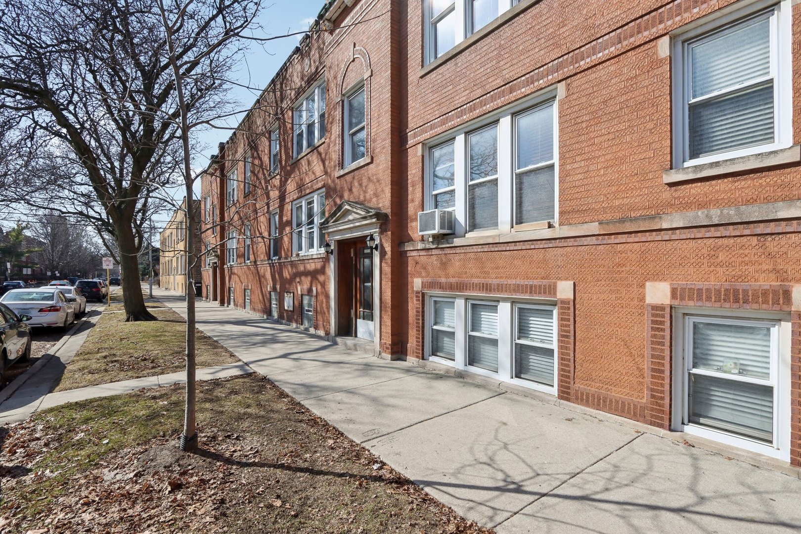 3524 N Lawndale Avenue 1G
