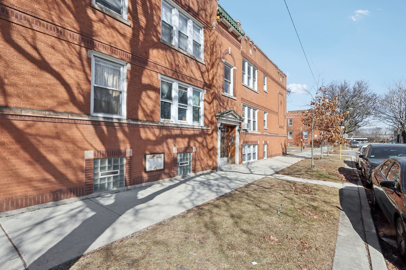 3524 N Lawndale Avenue 1G