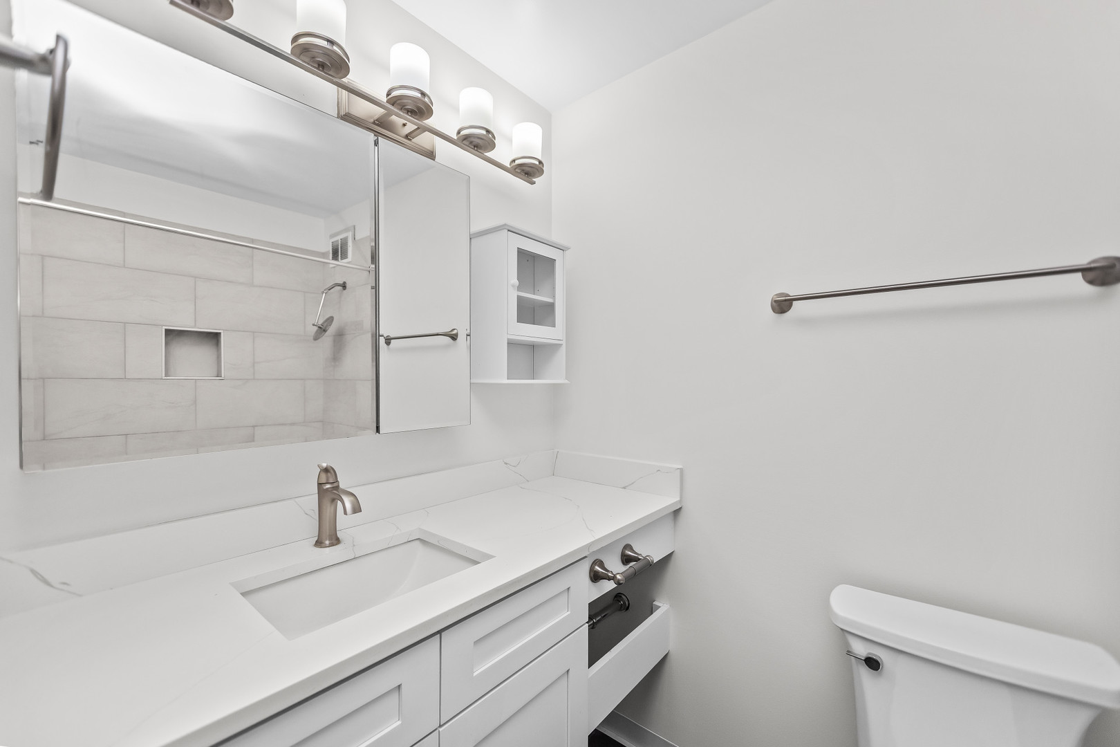 Chicago, Illinois 60611, United States, ,1 BathroomBathrooms,Residential,Active,232152