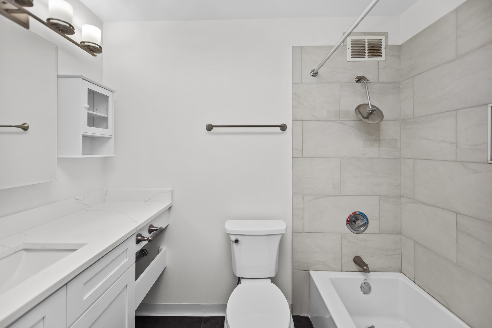 Chicago, Illinois 60611, United States, ,1 BathroomBathrooms,Residential,Active,232152