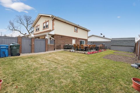 Tiny photo for 1000 S Na Wa Ta Avenue, Mount Prospect, IL 60056 (MLS # 12582617)