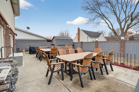 Tiny photo for 1000 S Na Wa Ta Avenue, Mount Prospect, IL 60056 (MLS # 12582617)