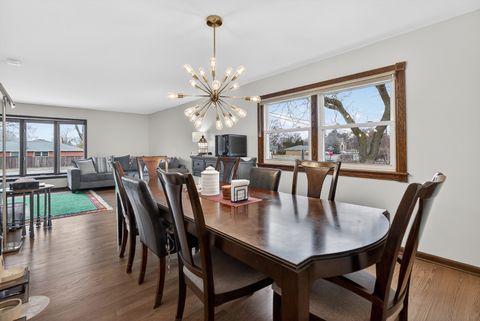 Tiny photo for 1000 S Na Wa Ta Avenue, Mount Prospect, IL 60056 (MLS # 12582617)