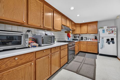 Tiny photo for 1000 S Na Wa Ta Avenue, Mount Prospect, IL 60056 (MLS # 12582617)