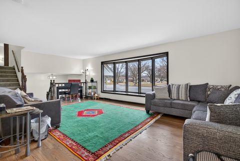 Tiny photo for 1000 S Na Wa Ta Avenue, Mount Prospect, IL 60056 (MLS # 12582617)