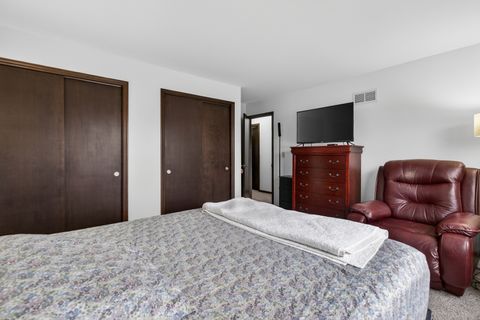 Tiny photo for 1000 S Na Wa Ta Avenue, Mount Prospect, IL 60056 (MLS # 12582617)