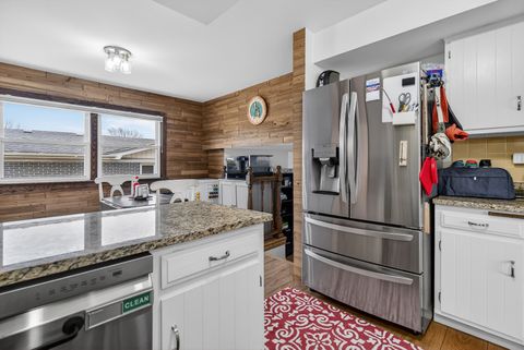 Tiny photo for 1000 S Na Wa Ta Avenue, Mount Prospect, IL 60056 (MLS # 12582617)