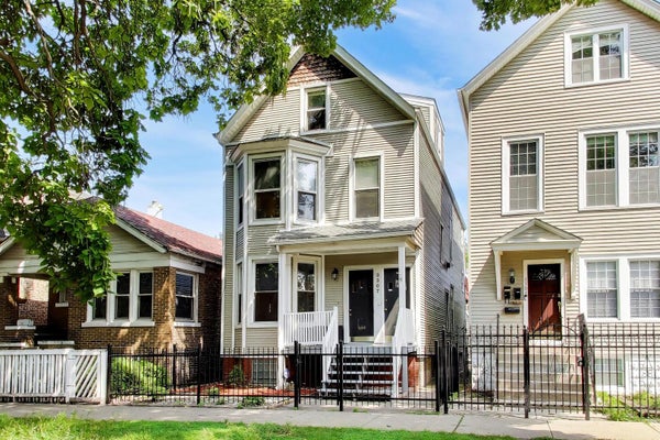 3307 N OAKLEY AVE, CHICAGO, IL 60618 - Image 9fccdd5a5cbb3620a349c0c8fdd7e17e/1784382965