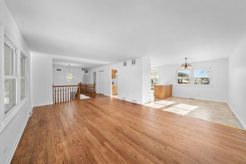 Tiny photo for 601 Edwards Avenue, West Dundee, IL 60118 (MLS # 12559207)