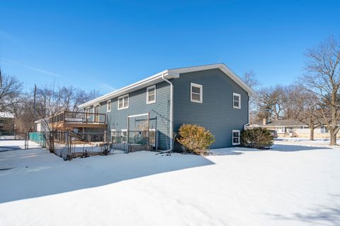 Tiny photo for 601 Edwards Avenue, West Dundee, IL 60118 (MLS # 12559207)